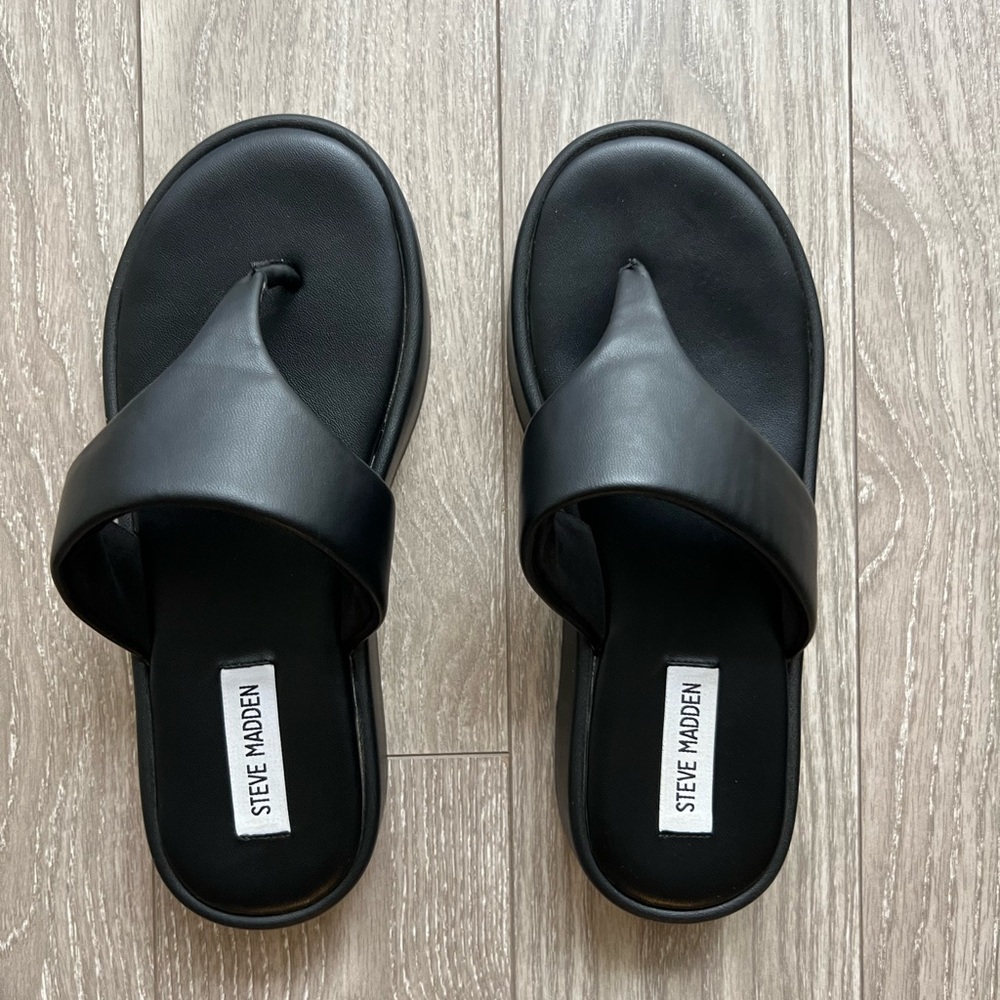 Steve Madden Getable Platform Flip Flop | size 8 | black